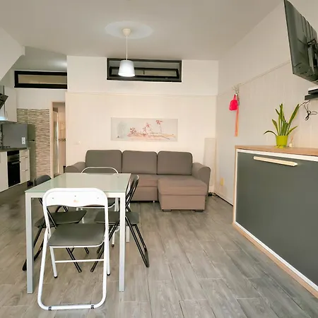 شقة Coastal Getaway La Listada